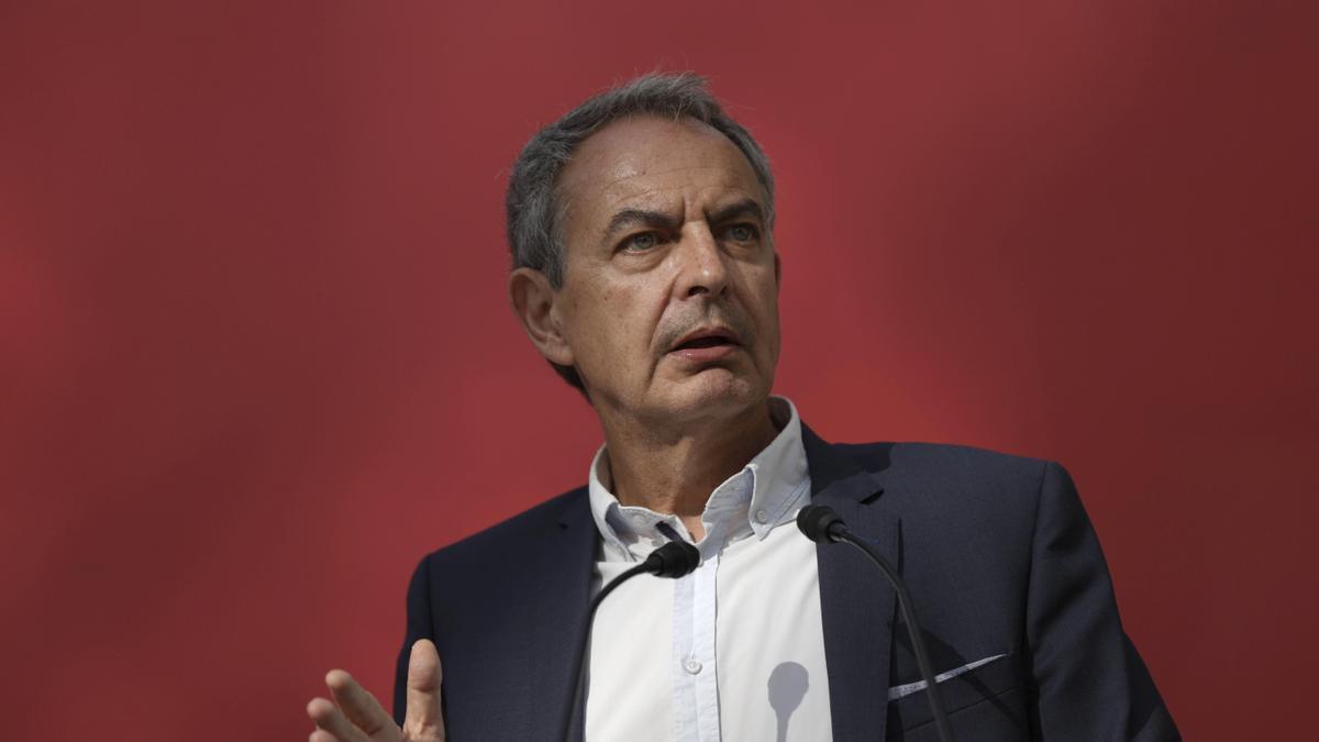 Zapatero: &quot;Tenemos que avanzar en el reconocimiento de la identidad nacional de Cataluña&quot;