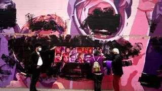 El acusado de vandalizar un mural feminista en Madrid se enfrentará este martes a una petición de 3 años de cárcel