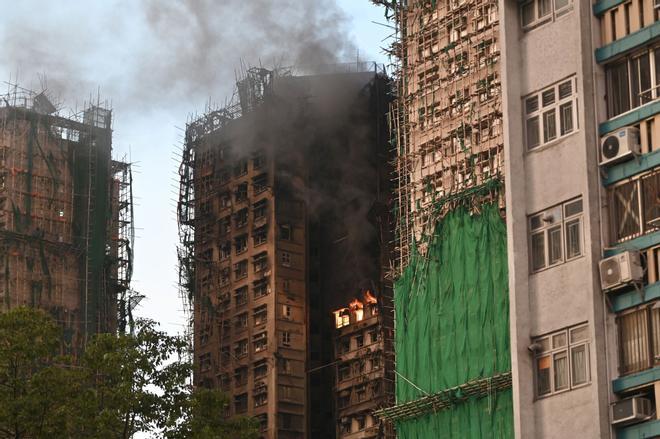 El incendio que dejó 168 muertos en Hong Kong comenzó por una colilla, según la investigación