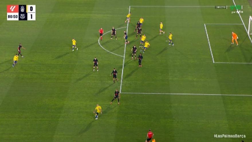 La audio revisión del VAR del fuera de juego previo a las manos de Eric