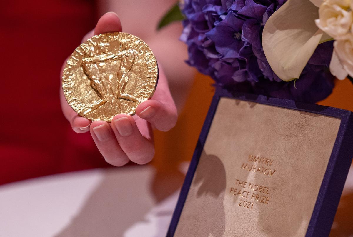 Medalla del Nóbel del ruso Dmitry Muratov vendida en subasta por 103 millones