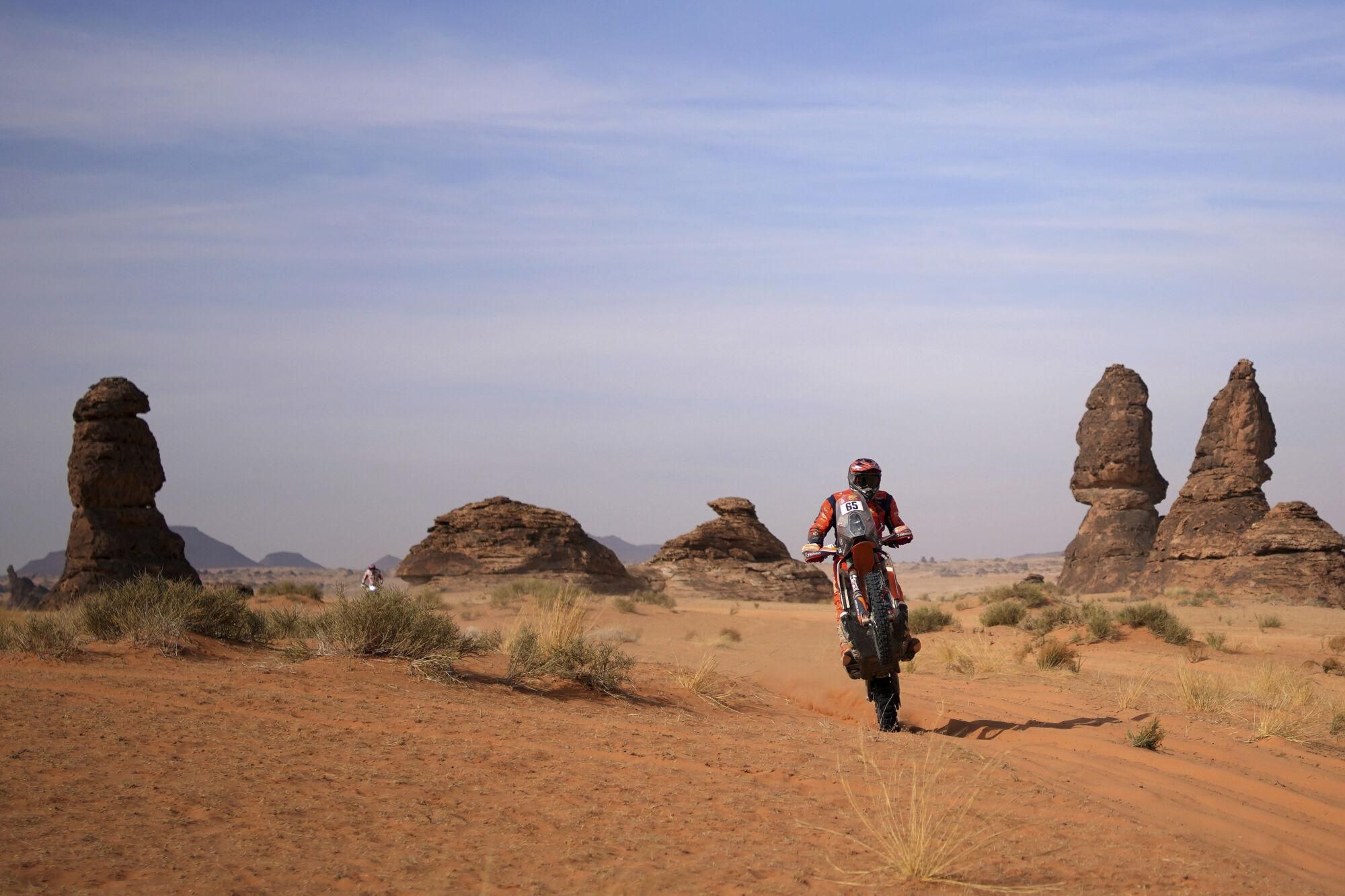 Guillaume Chollet of France rides during the fifth stage of the Dakar Rally between Alula and Hail, Saudi Arabia, Thursday, Jan. 9, 2025. (AP Photo/Christophe Ena). EDITORIAL USE ONLY / ONLY ITALY AND SPAIN