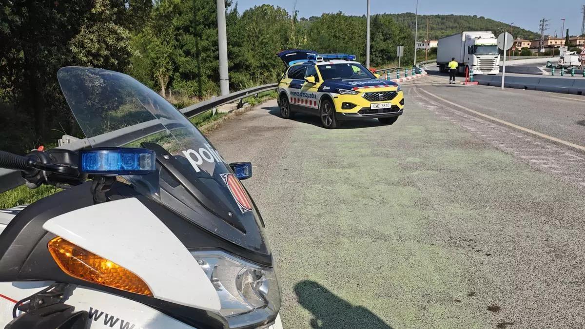 Control de los Mossos en Sant Julià de Ramis