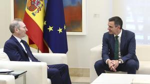 Pedro Sánchez recibe al presidente de Amazon