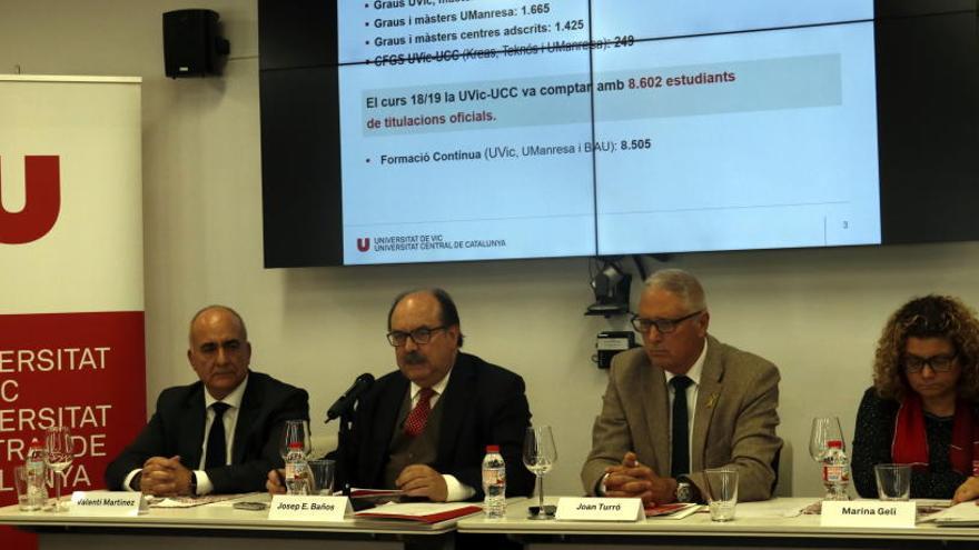 Valentí Martínez, Josep-Eladi Baños, Joan Turró i Marina Geli, durant la presentació de les xifres