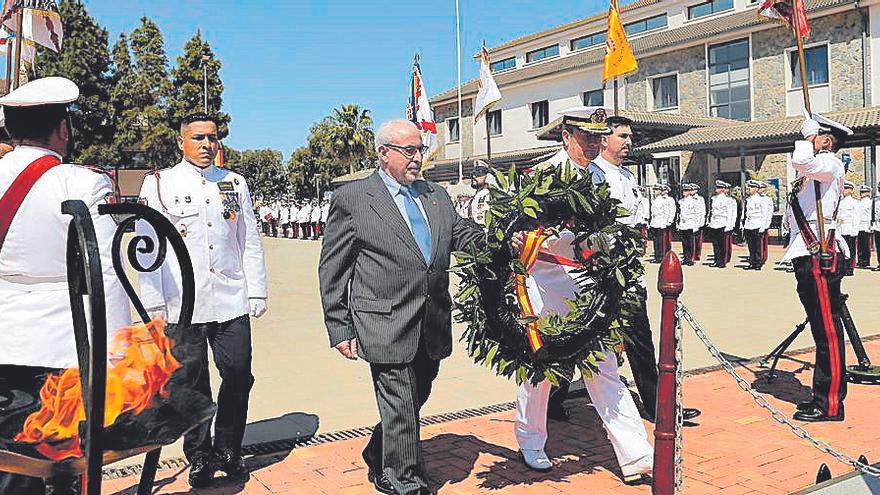 Emotiva jura de bandera de personal civil en el campus de la UCAM en Cartagena