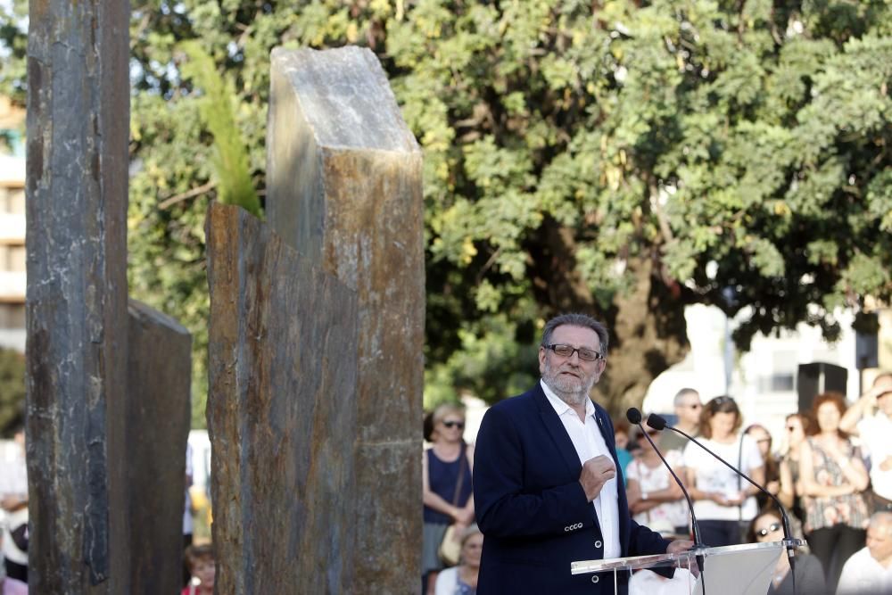 Inauguración del monumento homenaje a las víctimas del metro en el décimo aniversario del accidente