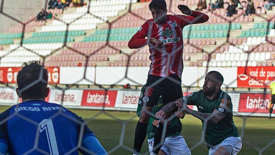 Pedro Astray fue titular y Delmonte, el único de los nuevos que no debutó