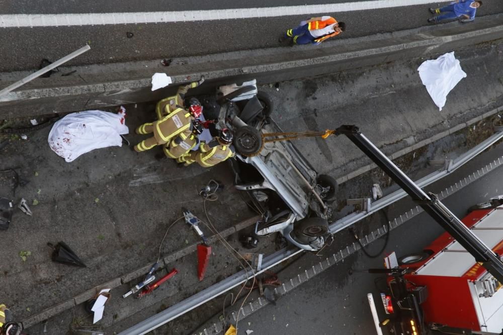 El accidente ocurrió tras la salida de una curva, a la altura de las Torres de Padín