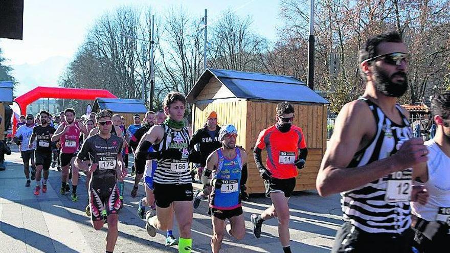 La carrera &quot;10 Kilómetros&quot;, el pasado diciembre, en Pola de Laviana