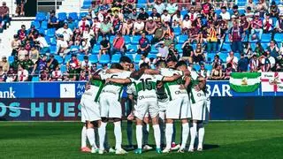 ChatGPT, pesimista con el ascenso directo del Elche: “Una probabilidad del 13 %”