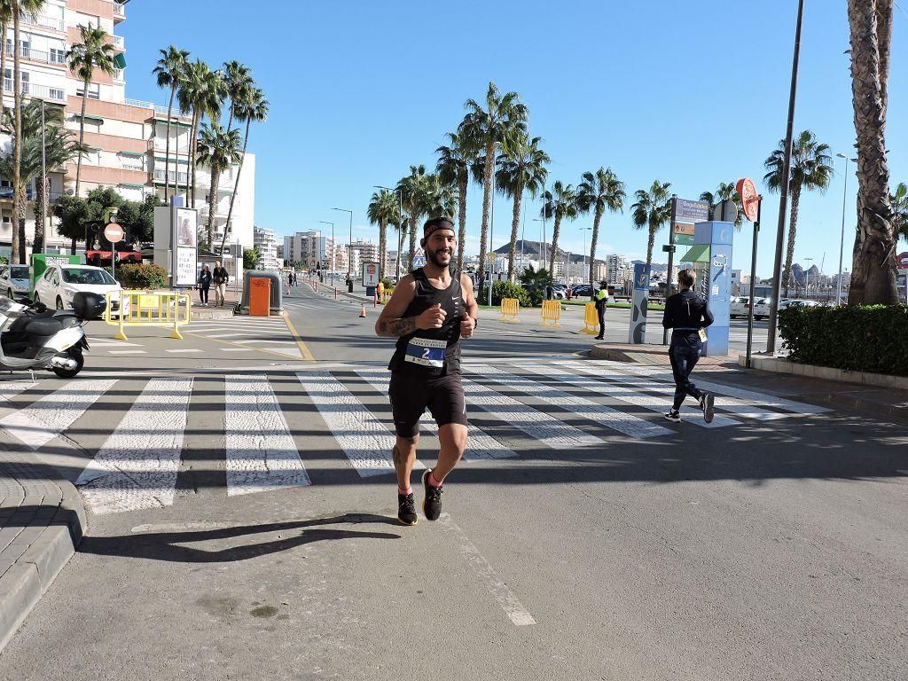 Estos todas las imágenes de la Media Maratón de Águilas