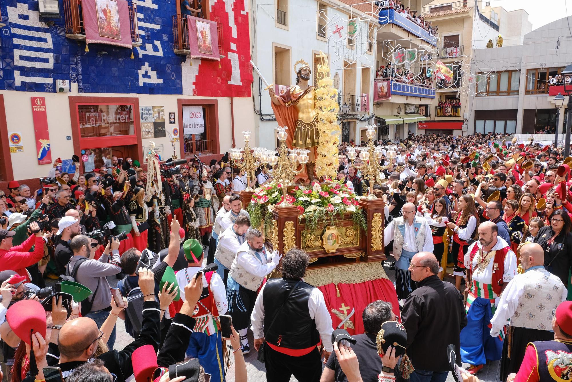 Así se ha vivido la bajada del Santo en las fiestas de Petrer