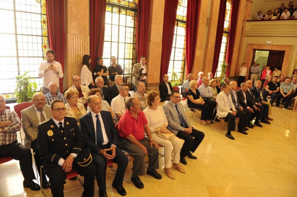 Homenaje a los 39 funcionarios municipales que se jubilan durante este 2016