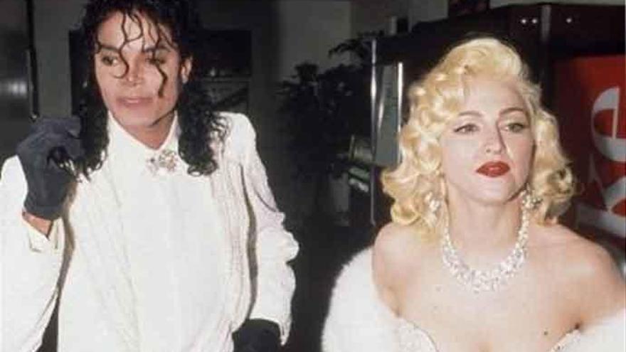 Madonna y Michael Jackson en una fotografía de los años 80.