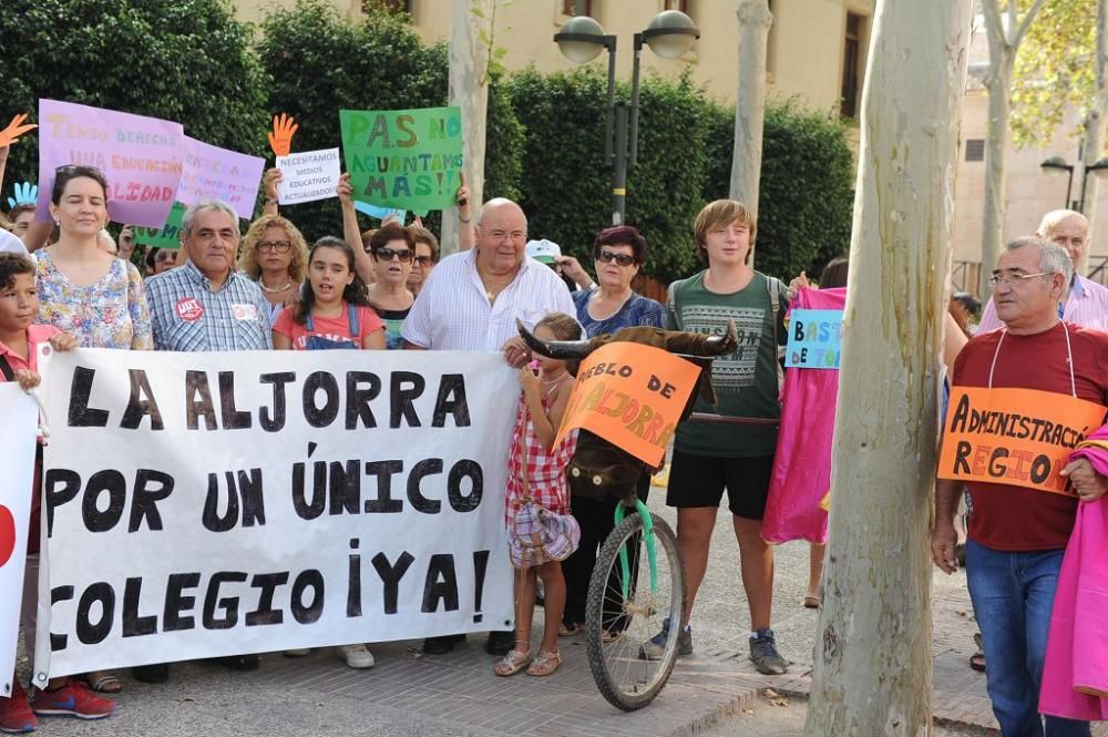 Manifestación de los padres de La Aljorra