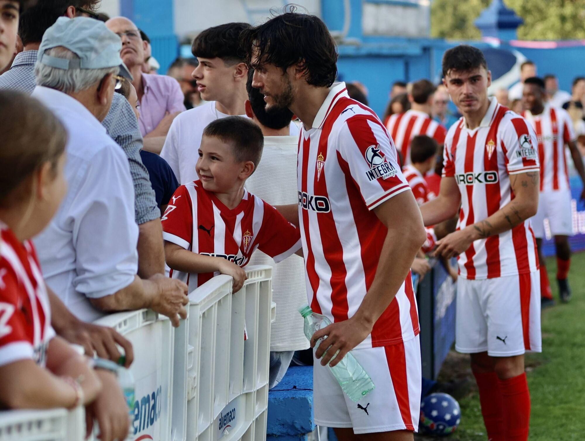 EN IMÁGENES: Amistoso de pretemporada en Grado entre Sporting y Racing de Santander