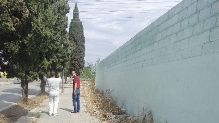 Basura en las calles del barrio