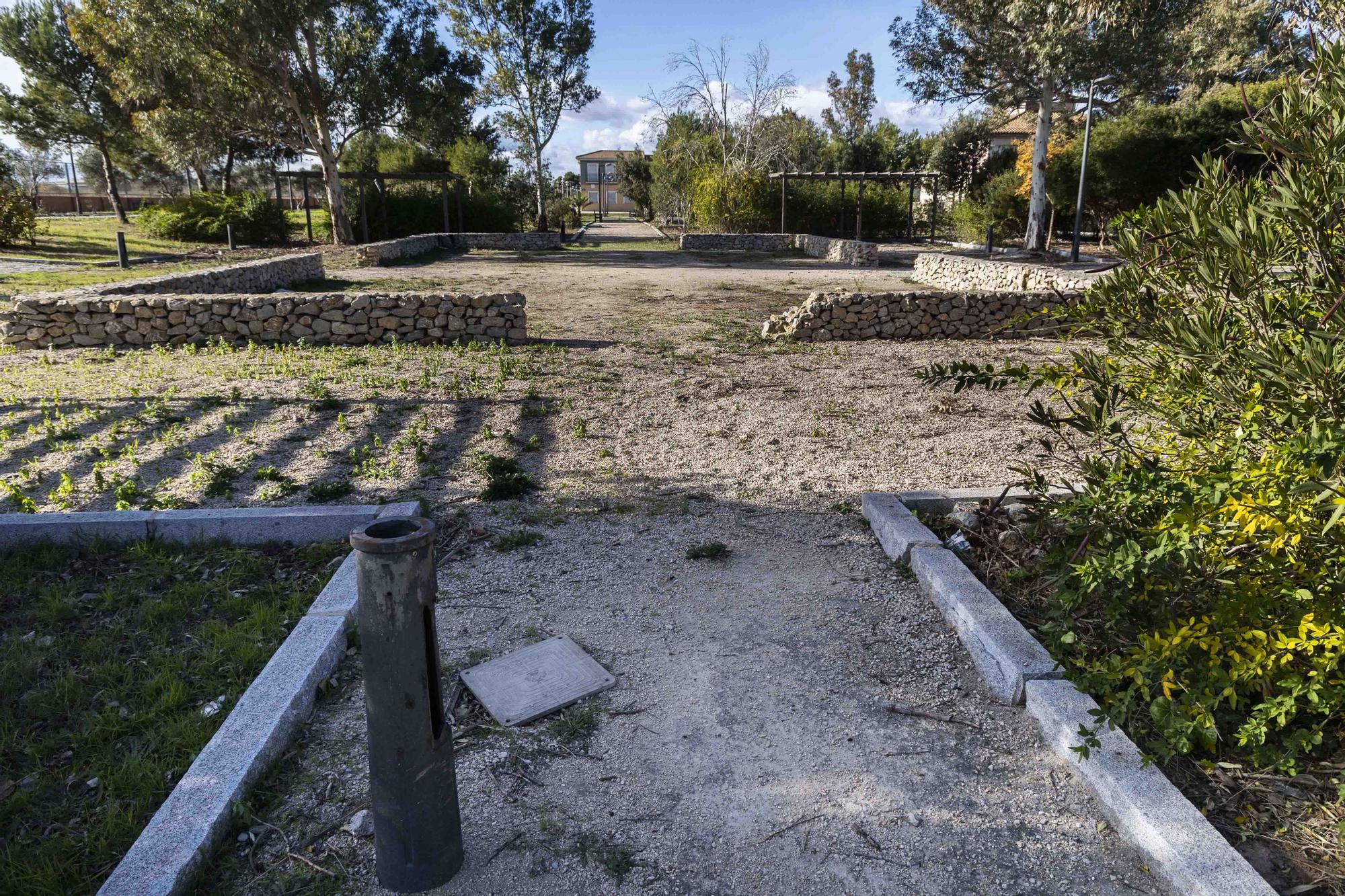 El abandono toma este parque en Nazaret