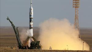 El lanzamiento de la nave Soyuz en el cosmódromo de Baikonur..