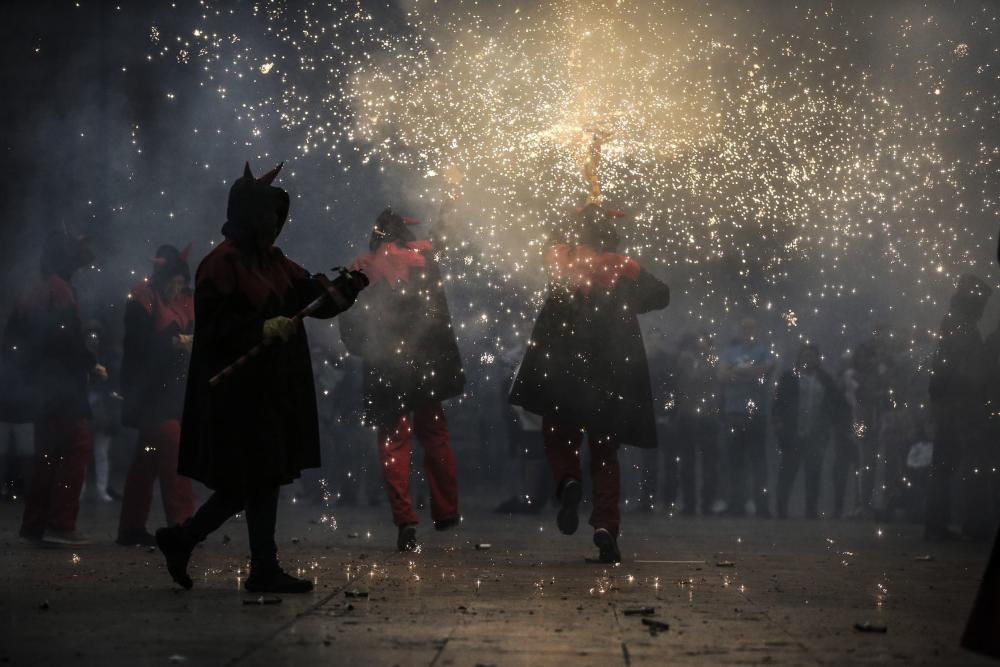 Los "correfocs" de Sarriá en Oviedo