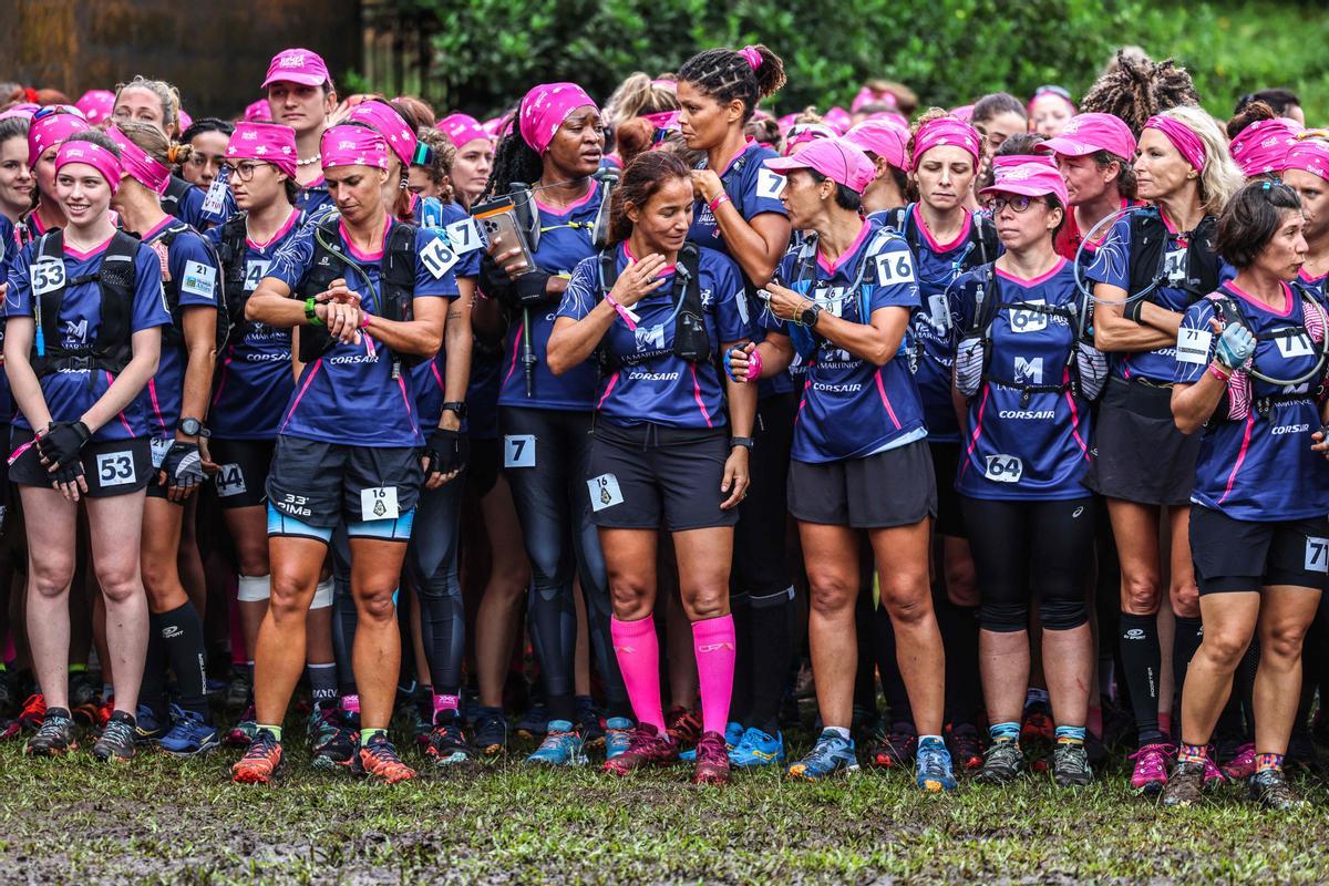 Competición multideportiva exclusivamente femenina Raid des Alizes en la isla caribeña francesa de Martinica, cada equipo representa una organización benéfica