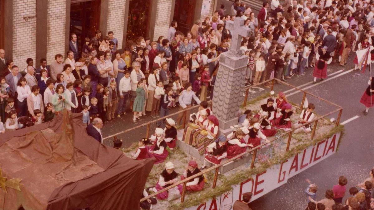 Cabalgata de Reyes de Las Palmas de Gran Canaria, organizada por la Casa de Galicia en la década de los setenta.