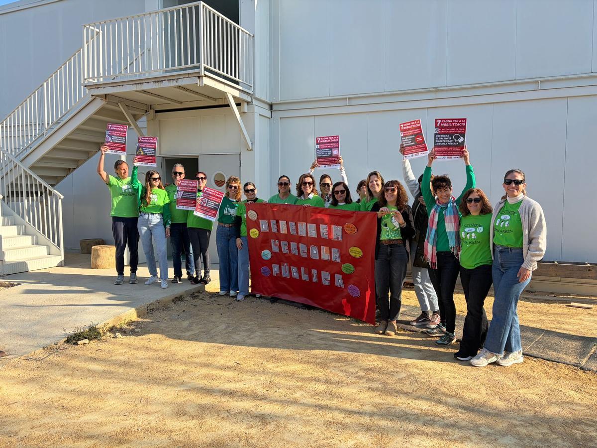 Protesta del profesorado en el CEIP Ausiàs March dels Poblets