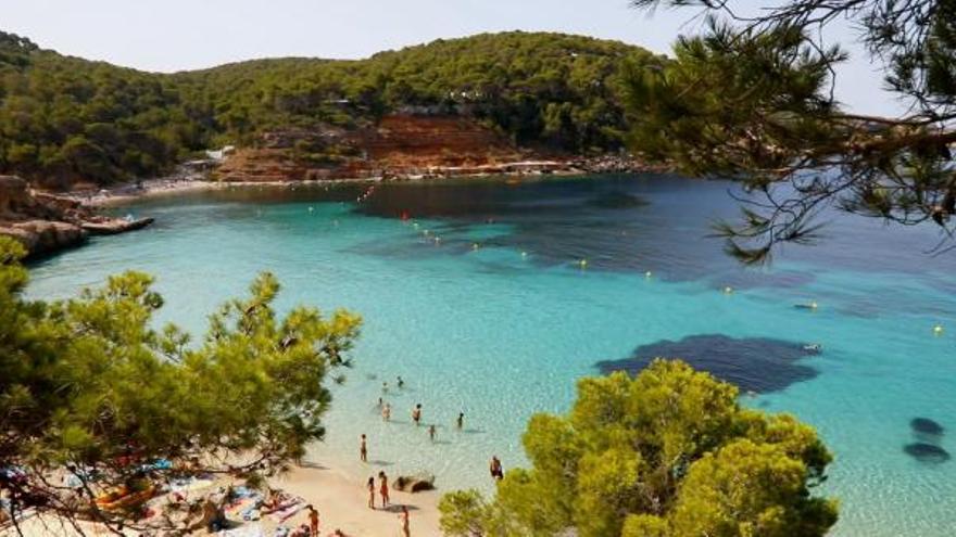 Mallorcas Nachbarinsel Ibiza gilt als Partyhochburg. Dort leben aber auch viele Hippies.