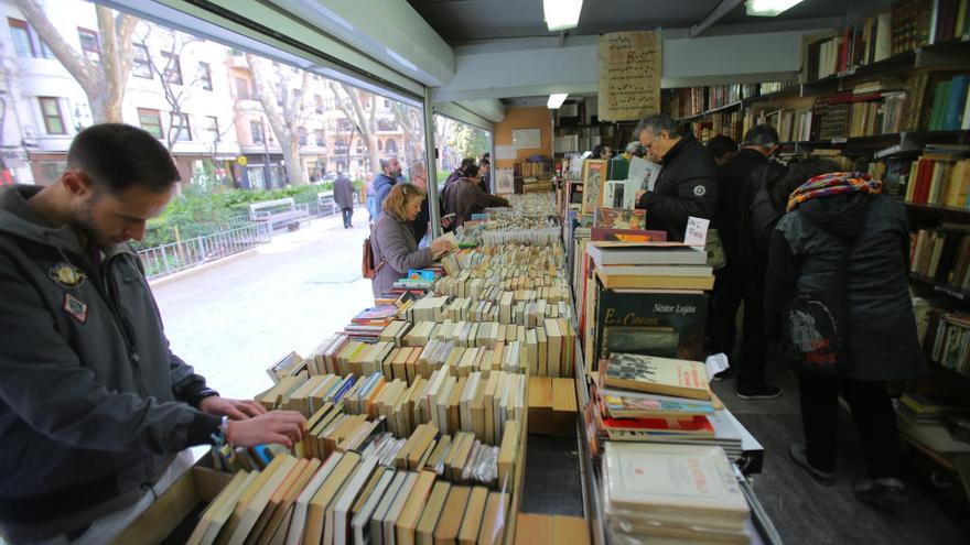 La 43 Feria del Libro Antiguo y de Ocasión ofrece una &quot;segunda vida&quot; a incunables y carteles