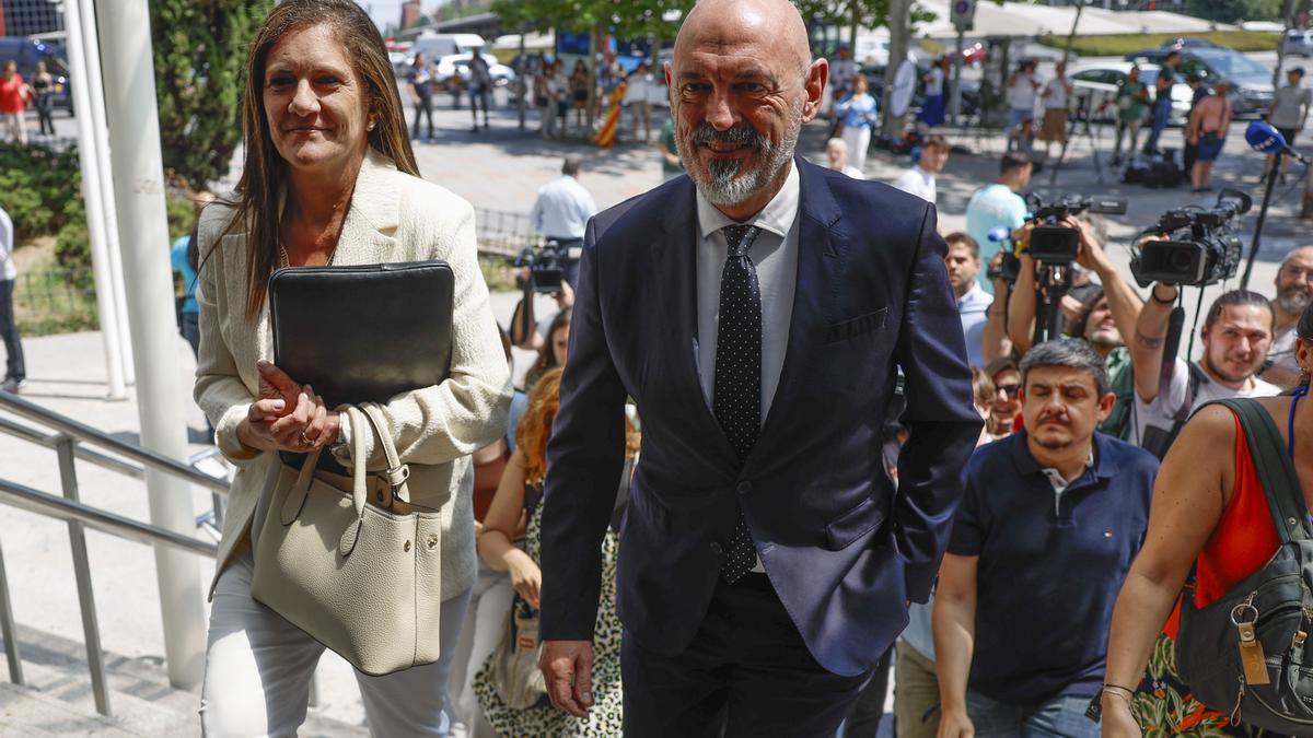 El rector de la Universidad Complutense de Madrid, Joaquin Goyache, a su llegada al Juzgado de Instrucción número 41 de Madrid,