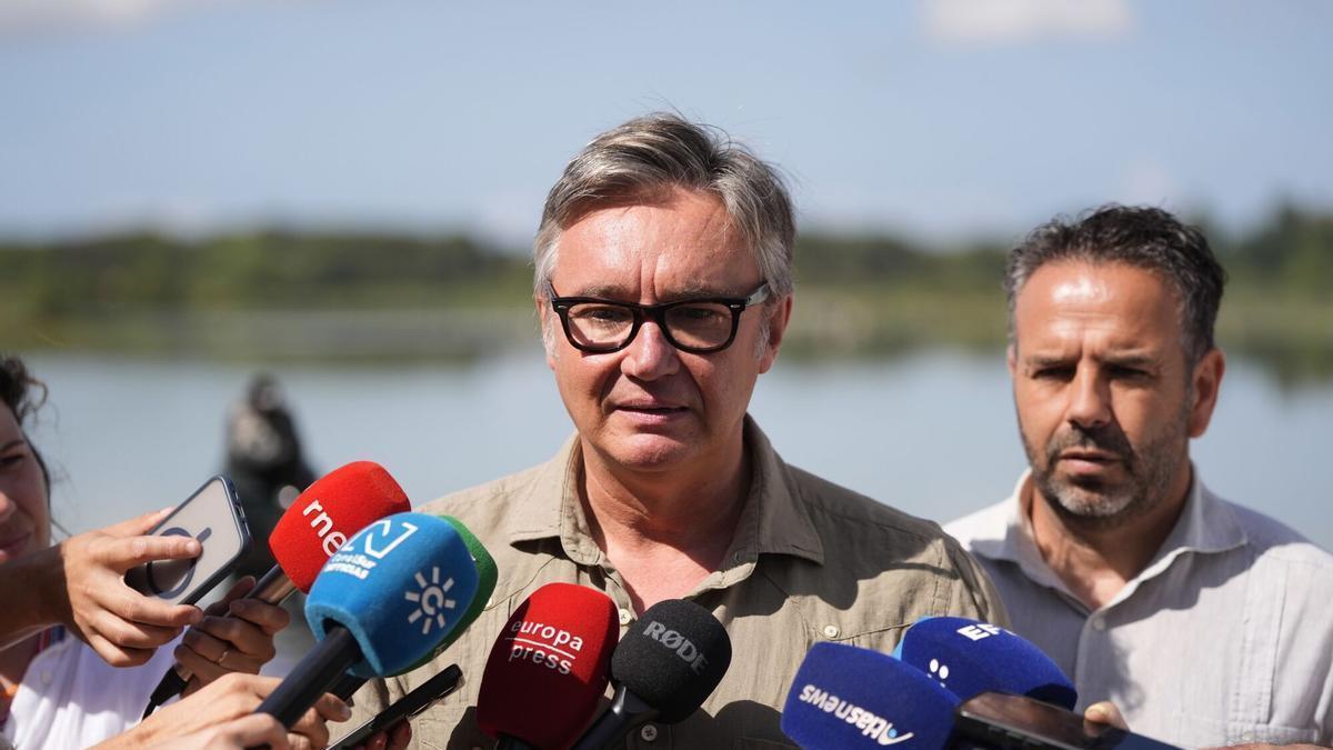 Manuel Gavira, atiende a los medios en Almonte, Huelva