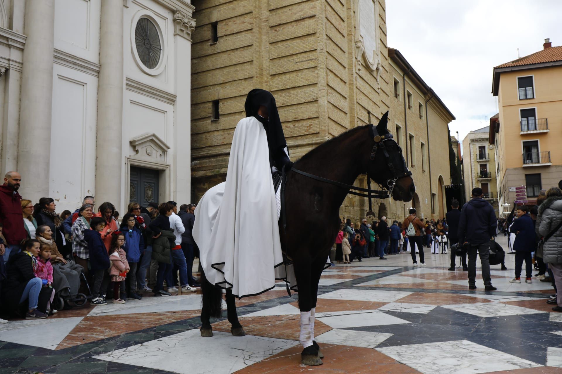 En imágenes | Procesión de la Cofradía de la Exaltación de la Santa Cruz