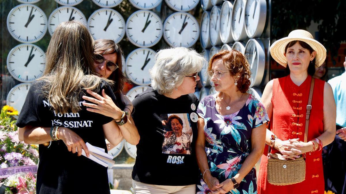 Víctimas del metro y de la dana se concentran en el monumento por el aniversario del accidente