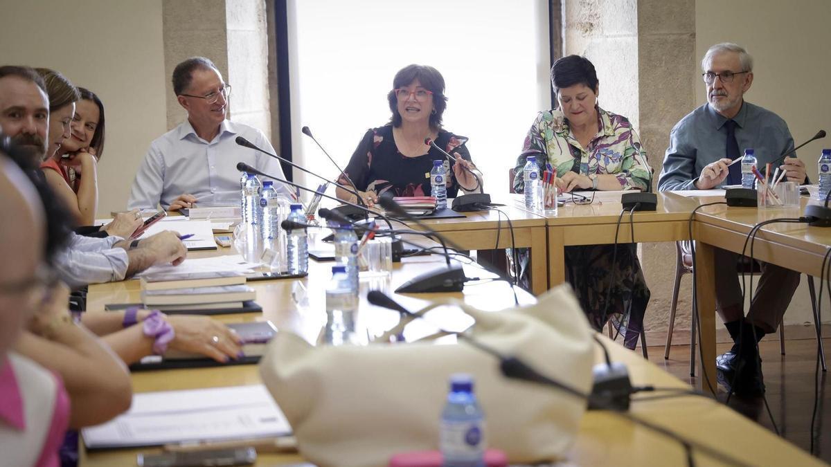 La Acadèmia Valenciana de la Llengua rechaza el cambio de nombre de València a  Valéncia/Valencia 