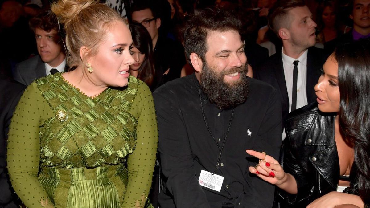 Adele y su hasta ahora marido, Simon Konecki, en una gala de los Grammy, en febrero del 2017.