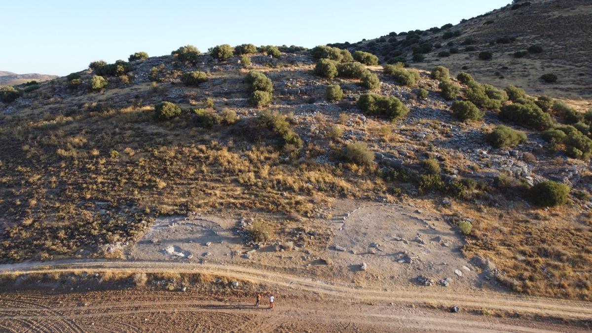 Necrópolis megalítica de La Lentejuela en Teba.