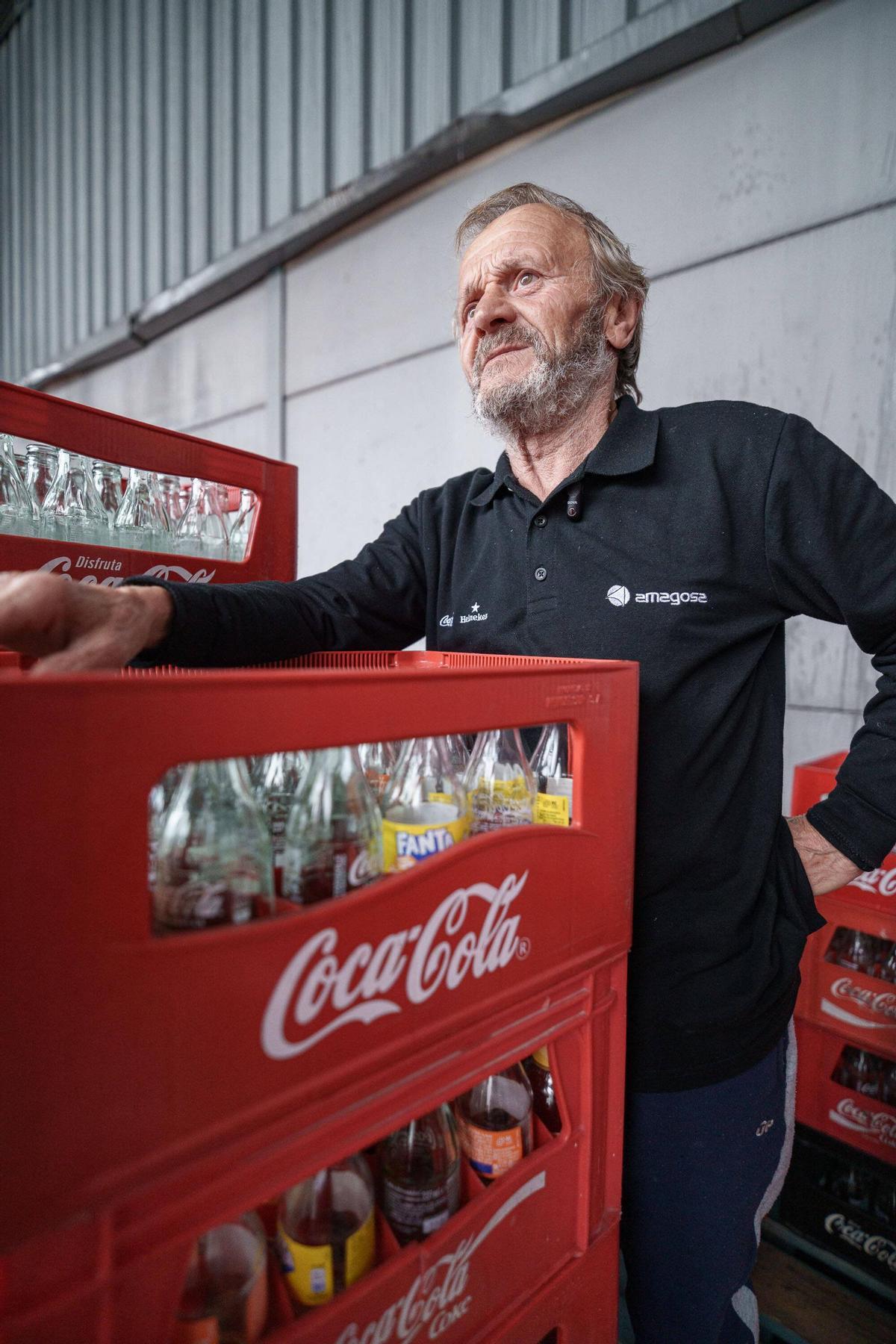 Quique, en el polígono industrial El Prado de Mérida, durante una jornada de clasificación de botellines