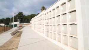 Nichos en el Cementerio Municipal de Gavà.