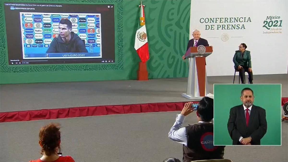 El presidente de México aplaude gesto de Cristiano Ronaldo contra Coca-Cola