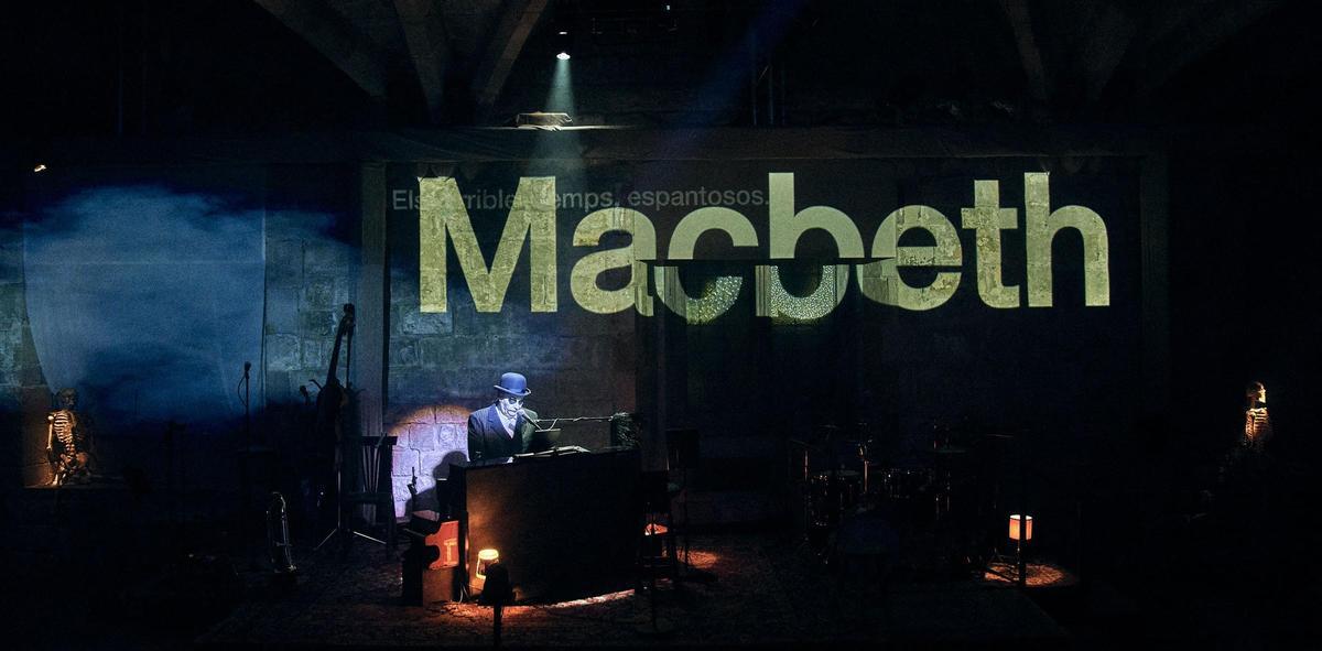 Una escena de A Macbeth Song