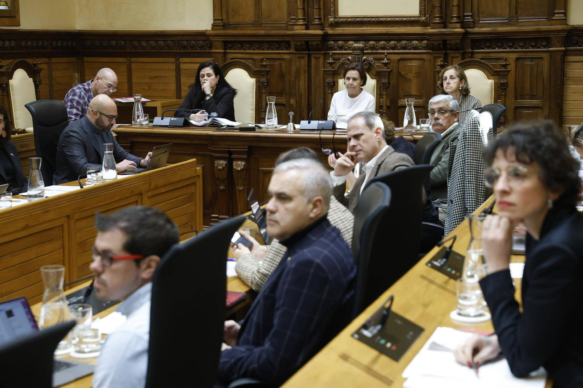 El pleno municipal en Gijón del mes de febrero, en imágenes