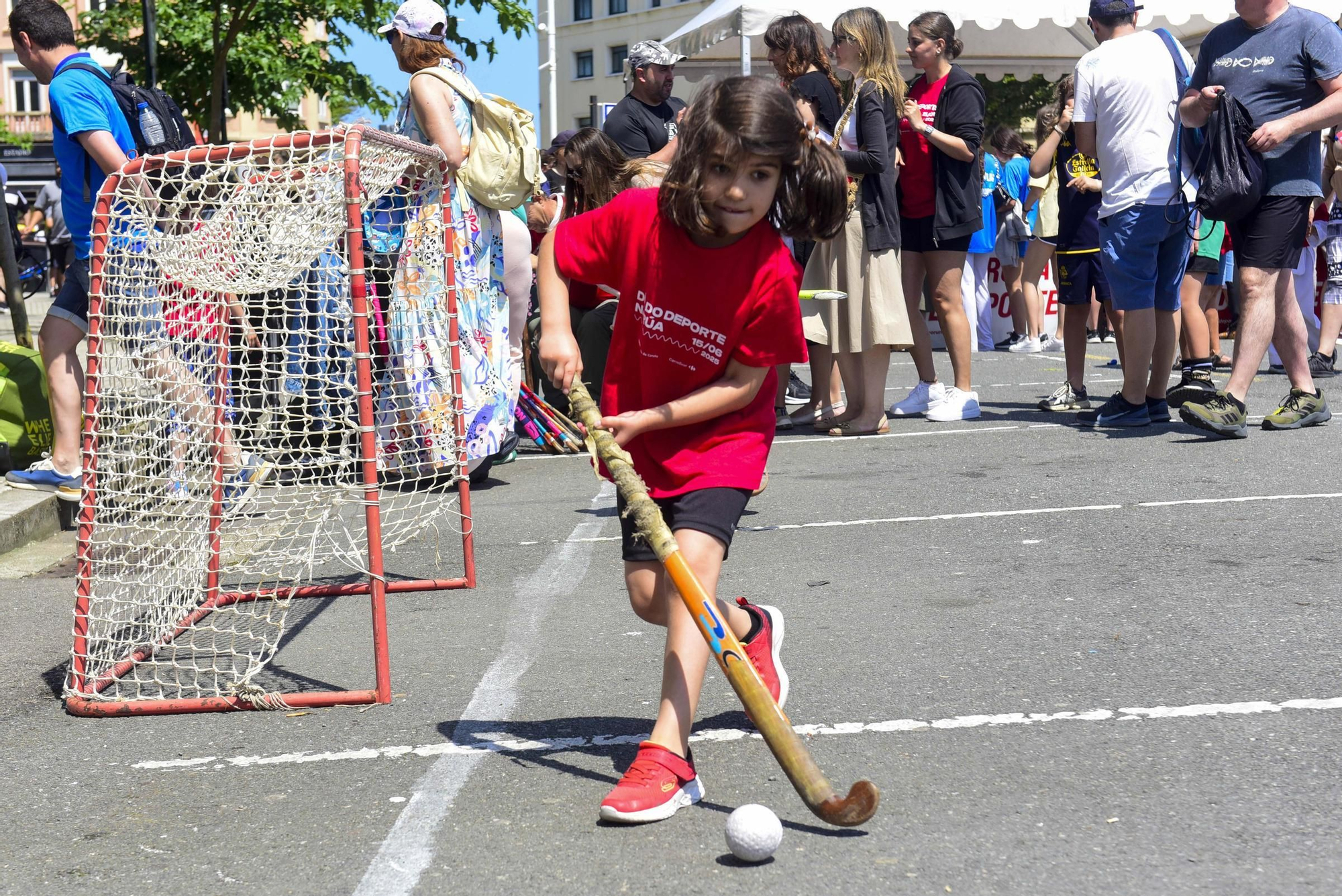 Miles de personas participan en el Día del Deporte en la Calle