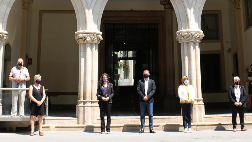 Minut de silenci d&#039;aquest migdia davant l&#039;ajuntament de Terrassa