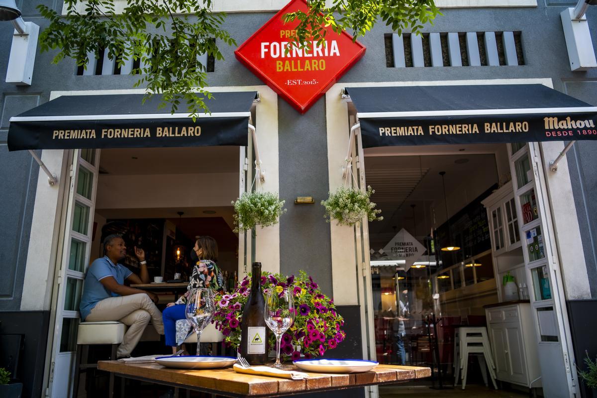 Entrada del restaurante, en la calle Santa Engracia de Madrid.