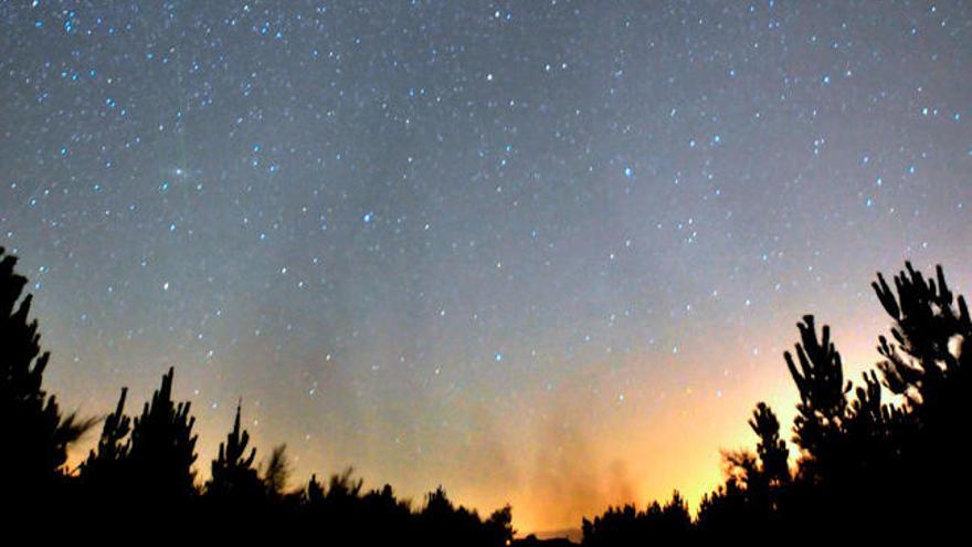 Panorámica de la bóveda celeste. //I. Abella