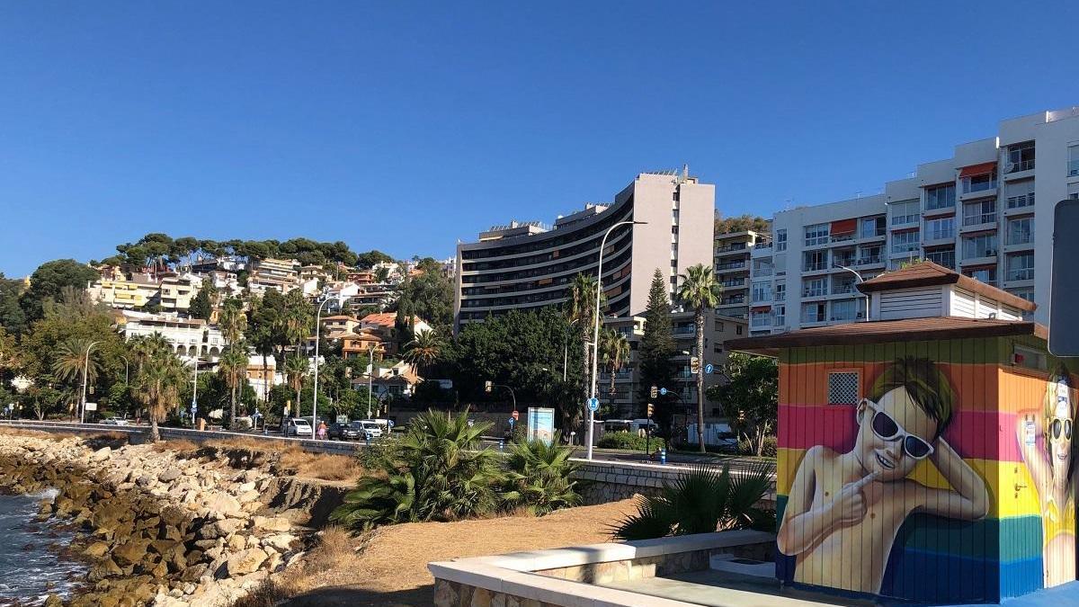 Uno de los dos nuevos baños con autodesinfección en La Caleta.