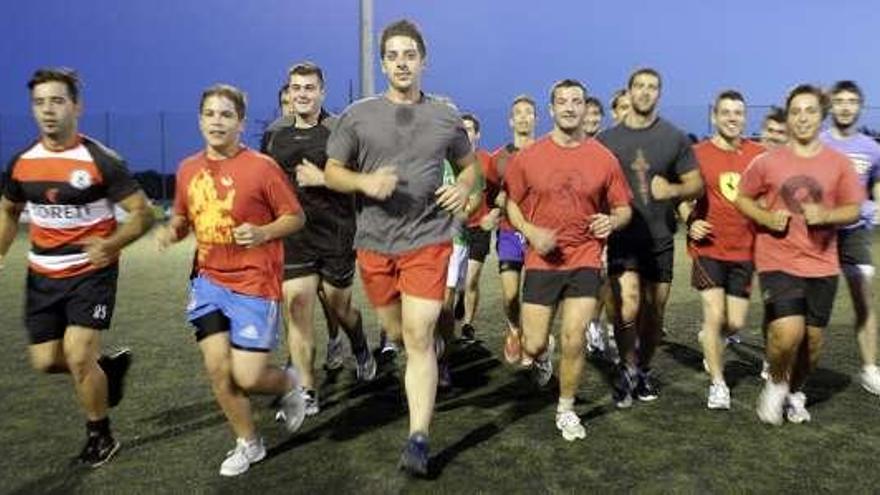 Imagen del primer entrenamiento de los rojinegros. // Bernabé/Luismy