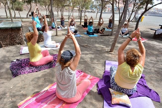 YOGA EN LA PLAYA MELENARA