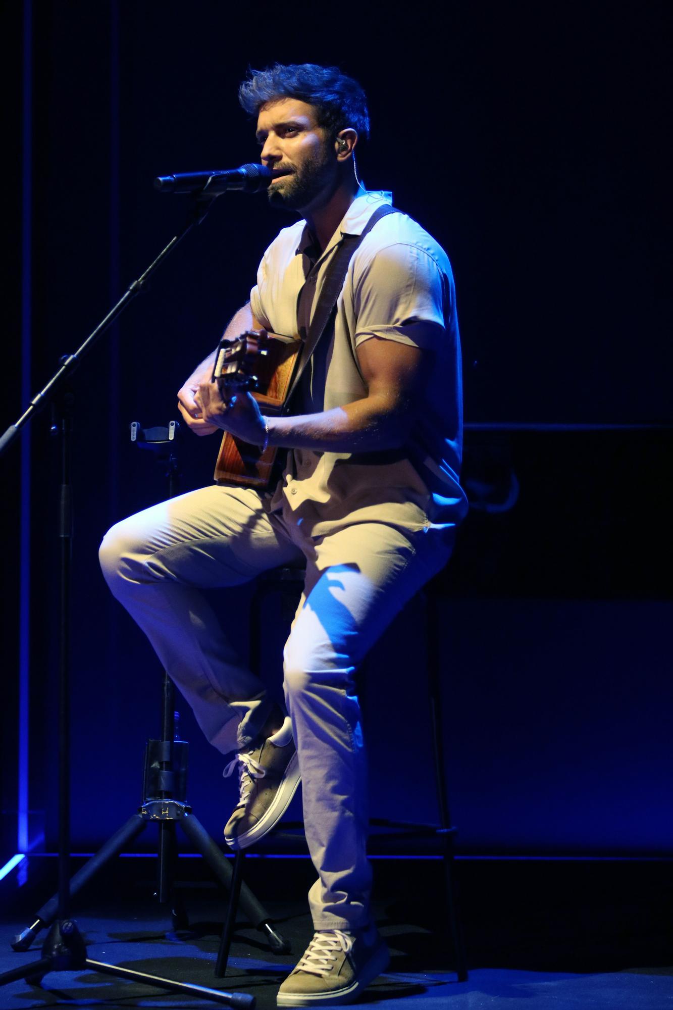 Las imágenes del concierto de Pablo Alborán en el Teatro Cervantes